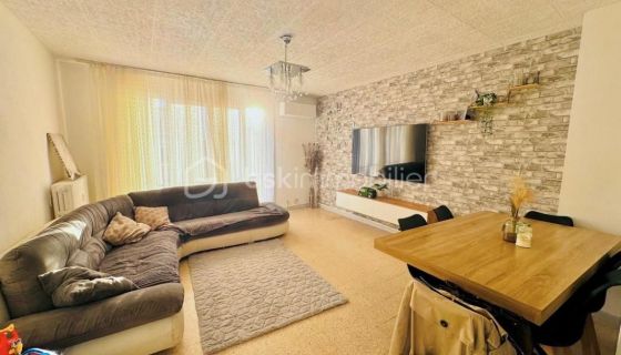 A louer APPARTEMENT T3 75 M2 BORD DE MER TOULON