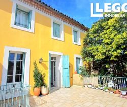 A louer MAISON  DE MAîTRE BORD DE MER MAGALAS