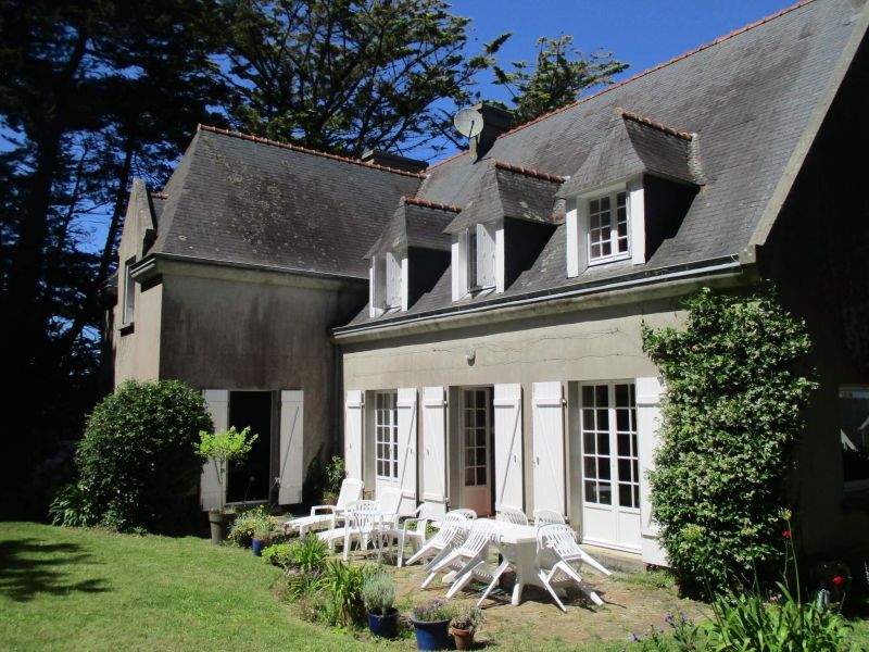 For sale Beautiful and large house 10 ROOMS 230 M² sea view Douarnenez