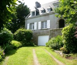 For sale Beautiful and large house 10 ROOMS 230 M² sea view Douarnenez