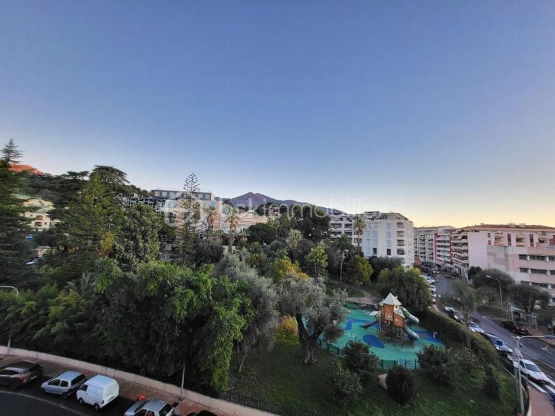 A louer APPARTEMENT T3 72 M2 BORD DE MER ROQUEBRUNE CAP MARTIN