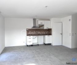 A louer APPARTEMENT DE PRESTIGE NEUF T4 67 M2 TERRASSE BORD DE MER FRONTIGNAN