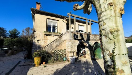 A vendre Maison de ville 30700 Uzes 15 Mn