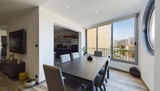A vendre APPARTEMENT T4 124 M2 BORD DE MER AJACCIO