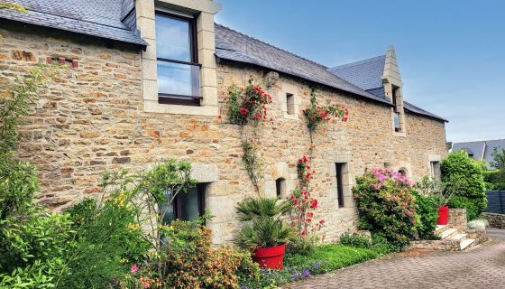 For sale MAGNIFICENT 6-ROOM FARMHOUSE 200 M² NEAR VANNES TOWN CENTER