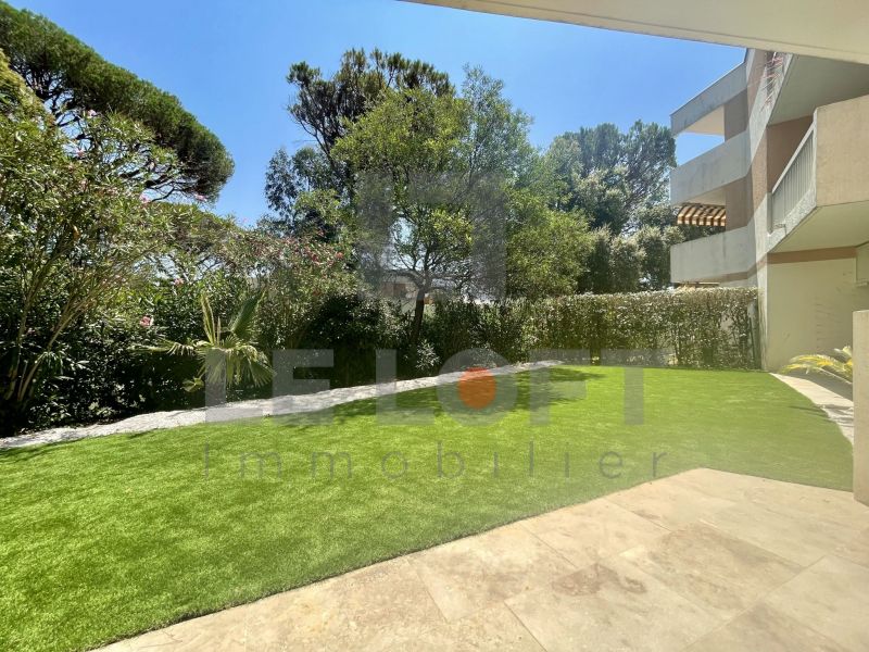 A vendre SUPERBE APPARTEMENT T4 74 M² GOLFS DE VALESCURE SAINT RAPHAEL