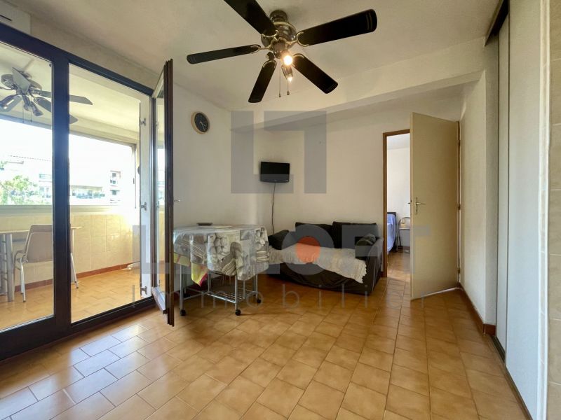 A vendre COQUET APPARTEMENT T2 29 M² PROCHE PLAGES SAINT AYGULF FREJUS