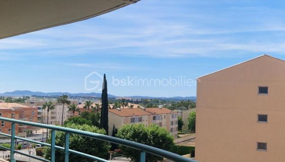 A louer APPARTEMENT T4 108 M2 TERRASSE BORD DE MER HYERES