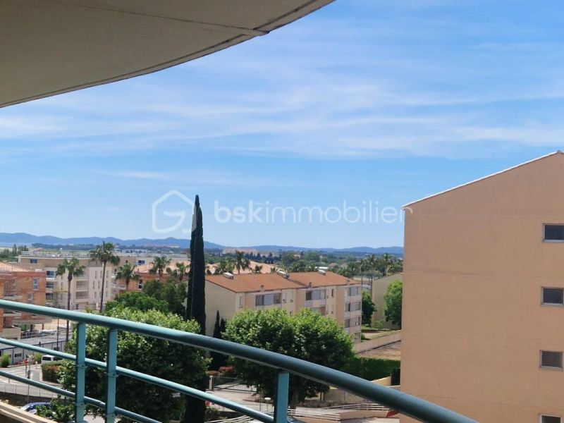 A louer APPARTEMENT T4 108 M2 TERRASSE BORD DE MER HYERES