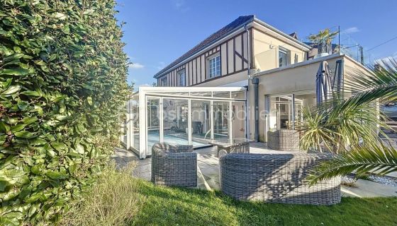 A louer MAISON  7 PIECES 227 M2 BORD DE MER OUISTREHAM