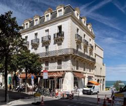 A vendre BEL APPARTEMENT T5 147 M² DERNIER ETAGE VUE MER BIARRITZ