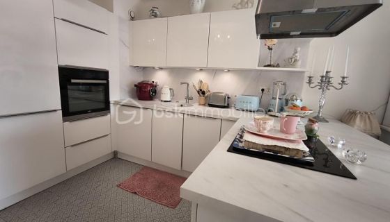 A louer APPARTEMENT T2 43 M2 TERRASSE BORD DE MER ANTIBES