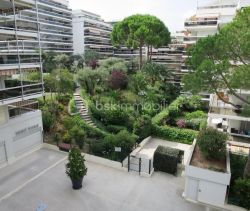 A louer APPARTEMENT T2 43 M2 TERRASSE BORD DE MER ANTIBES