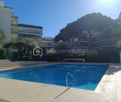 A louer APPARTEMENT T2 43 M2 TERRASSE BORD DE MER ANTIBES