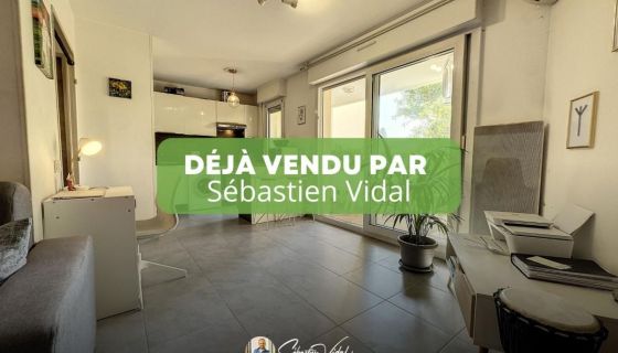 A louer STUDIO  29 M2 TERRASSE BORD DE MER ANTIBES