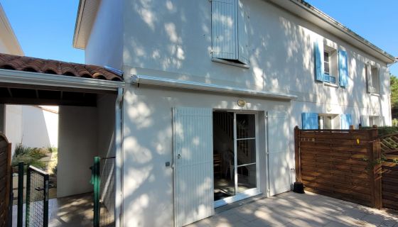 A vendre JOLIE MAISON DE VACANCES mitoyenne de 50m2  La Palmyre 