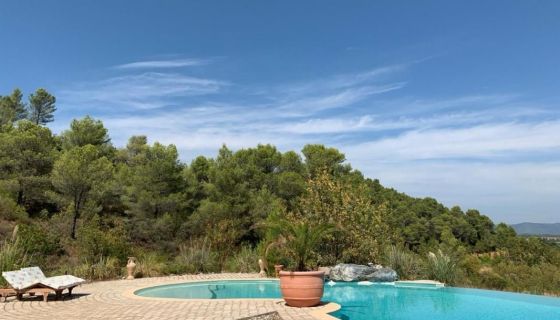 A louer MAISON  7 PIECES 225 M2  SAINT CHINIAN