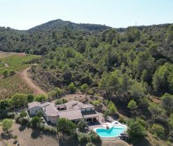 A louer MAISON  7 PIECES 225 M2  SAINT CHINIAN