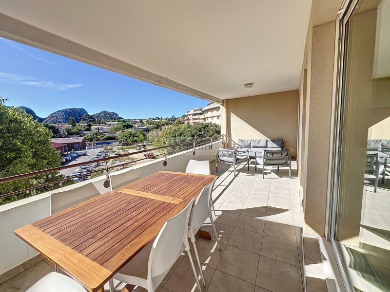 APPARTEMENT DE PRESTIGE T3 70 M2 TERRASSE BORD DE MER LA CIOTAT