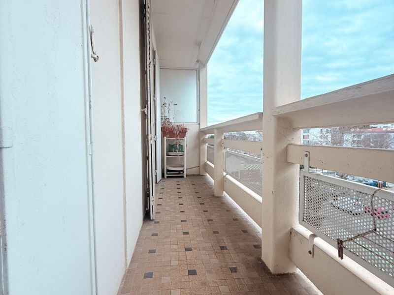 For sale APARTMENT T3 67 M2 SEASIDE TOULON