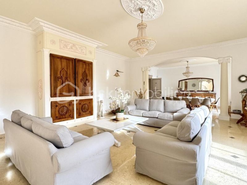 A louer MAISON  11 PIECES 420 M2  SAINT REMY DE PROVENCE