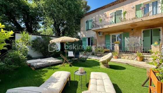 A louer MAISON  12 PIECES 260 M2  MOUGINS