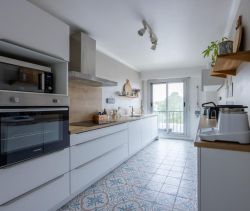 For rent APARTMENT T4 90 M2 NANTES