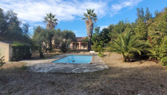 For sale Villa house 6 rooms 170 m² Brusc district Six-Fours-les-Plages