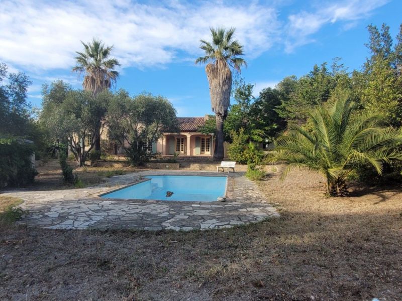 For sale Villa house 6 rooms 170 m² Brusc district Six-Fours-les-Plages