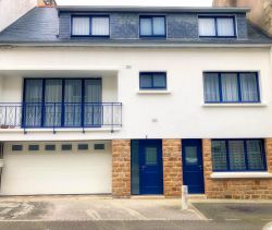 For sale LARGE 7 ROOM house 192 M² TOWN CENTER close to the beaches Concarneau 