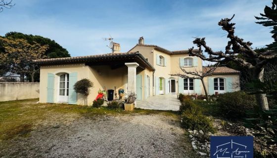 A louer MAISON  5 PIECES 168 M2  BAGNOLS SUR CEZE