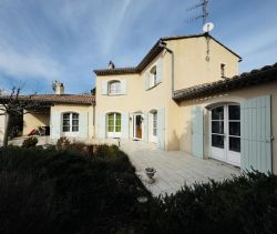 A louer MAISON  5 PIECES 168 M2  BAGNOLS SUR CEZE