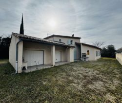 A louer MAISON  5 PIECES 168 M2  BAGNOLS SUR CEZE