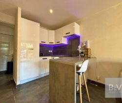 For sale Studio 25 M² RENOVATED VILLENEUVE LOUBET