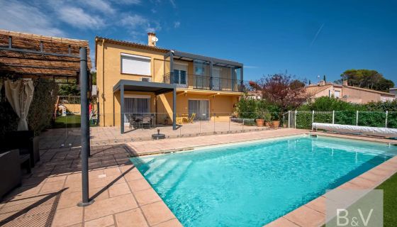 For sale SUPERB 7-ROOM VILLA 168 M² Les Plaines/Etasses district SAINT RAPHAEL