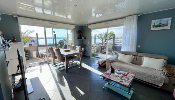 A louer APPARTEMENT T3 76 M2 TERRASSE BORD DE MER FREJUS
