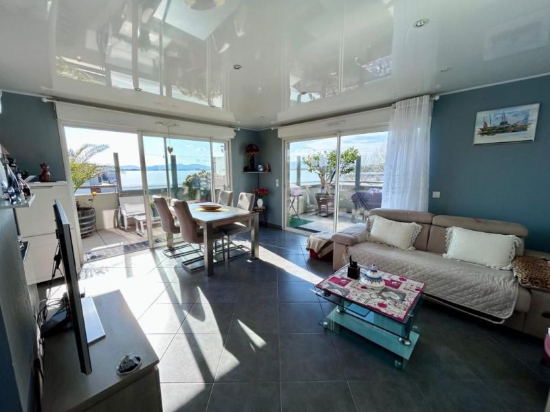 A louer APPARTEMENT T3 76 M2 TERRASSE BORD DE MER FREJUS