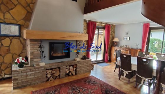 A louer MAISON  8 PIECES 190 M2  VERNET LES BAINS