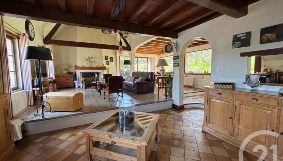 A vendre LONGèRE  11 PIECES 222 M2 BORD DE MER MONTREUIL SUR MER