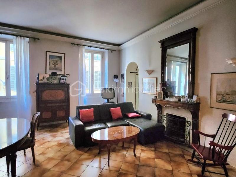 A louer APPARTEMENT T5 100 M2 BORD DE MER NICE