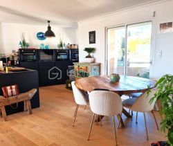 A louer APPARTEMENT NEUF T4 125 M2 BORD DE MER LE CANNET