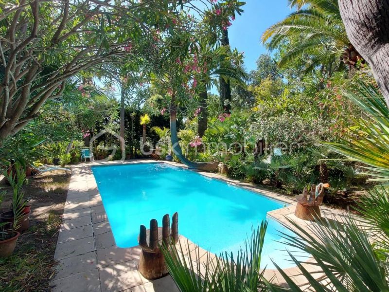 A vendre MAISON  5 PIECES 125 M2 BORD DE MER FREJUS