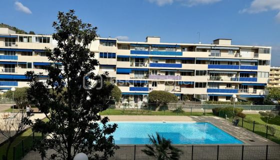 A louer APPARTEMENT T2 41 M2 BORD DE MER MANDELIEU LA NAPOULE