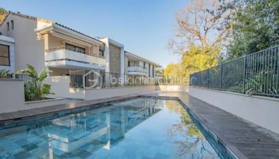 A louer APPARTEMENT DUPLEX DE PRESTIGE T3 58 M2 TERRASSE BORD DE MER TOULON