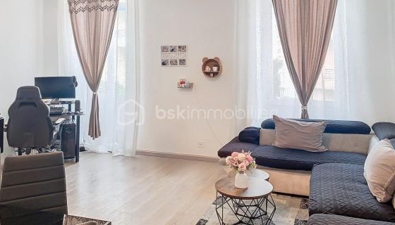 A louer APPARTEMENT T3 84 M2 BORD DE MER ROQUEBRUNE CAP MARTIN
