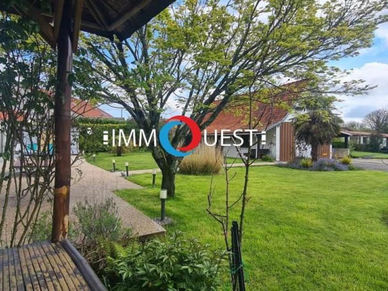 A louer LONGèRE  6 PIECES 152 M2  ZOTEUX