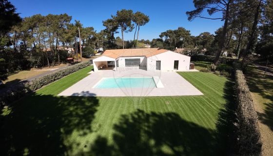A vendre MAISON  CONTEMPORAINE BORD DE MER LA PALMYRE   LES MATHES
