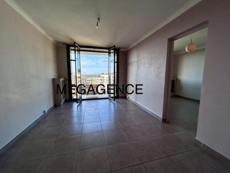A louer APPARTEMENT T2 38 M2 BORD DE MER SAINT RAPHAEL