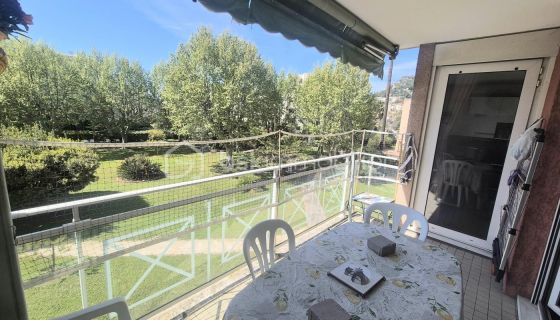 A louer APPARTEMENT T2 49 M2 TERRASSE BORD DE MER HYERES