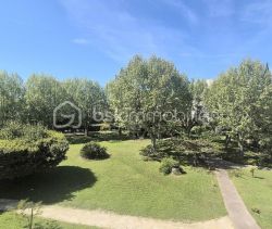 A louer APPARTEMENT T2 49 M2 TERRASSE BORD DE MER HYERES